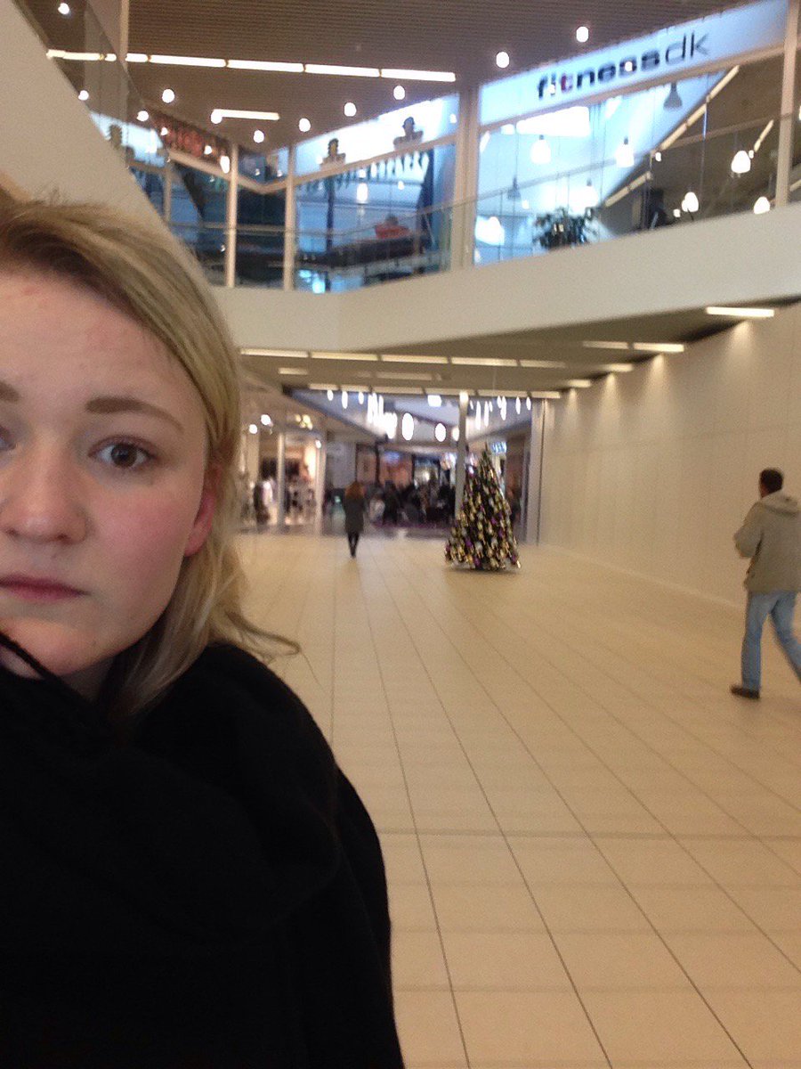 luentaa's tweet photo. #timeforshopping #rosengårdcentret #AMC2016 team "Winners" https://t.co/HxgbsHwrcP
