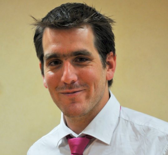 Piloter une entreprise d'insertion ça donne le sourire :) mouves.org/portrait/portr… <a href="/jura_coop/">Matthieu Grosset</a> @Mouves_ES #ESS