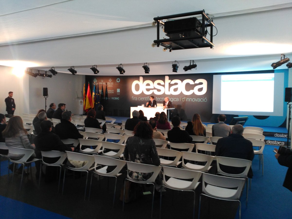 CEEICastellon's tweet photo. Hoy estamos presentando las conferencias,  @AndresGReche presenta #agencia #innovacion en #Destaca2016 , @feriadestaca @ciccvuji https://t.co/EjQAoefhJM