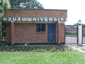 malawipunch's tweet photo. Mzuni and Polytechnic Students Label  Emmanuel Fabiano a failure,demand resignation https://t.co/3foOm6ynrr https://t.co/wbjg3gjQsL