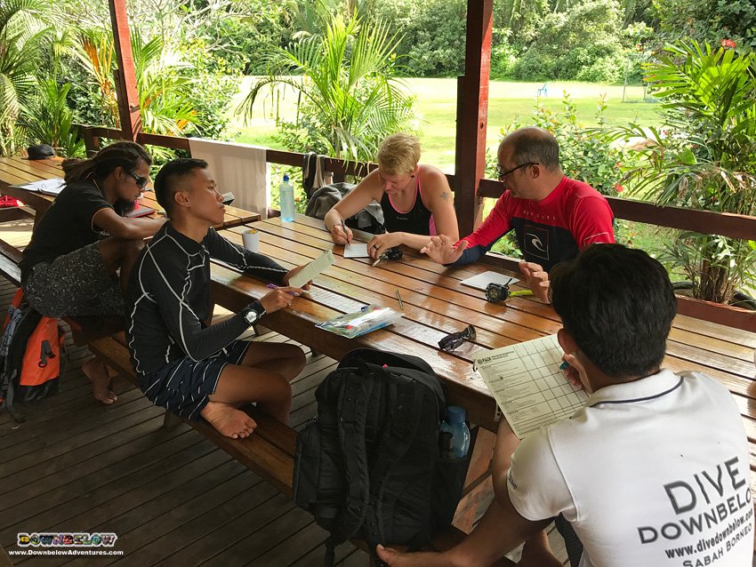 divedownbelow's tweet photo. #OpenWaterPresentations #BriefingsNotLongings plz ;) #IDC training @divedownbelow #LiveTheDream #GoPro @PADI way! https://t.co/1ls0AgOQuf https://t.co/EJjCfccIDF