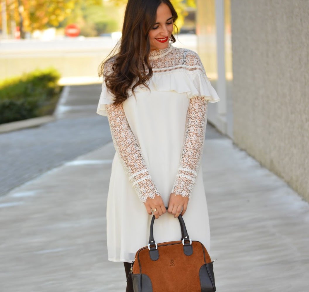 El blanco también es para el otoño. <a href="/1000manerasdeve/">1000manerasdevestir</a> nos hace esta propuesta: marie-claire.es/look/pure-whit…