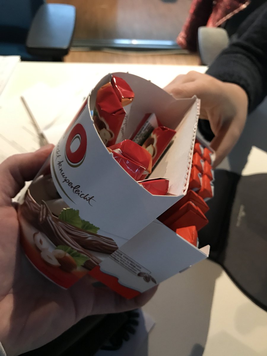 moltomedia's tweet photo. Für viele ist heute #blackfriday. Für uns ist heute #naschtag. Bin mal gespannt, was zuerst leer wird... https://t.co/vpsl307Fad