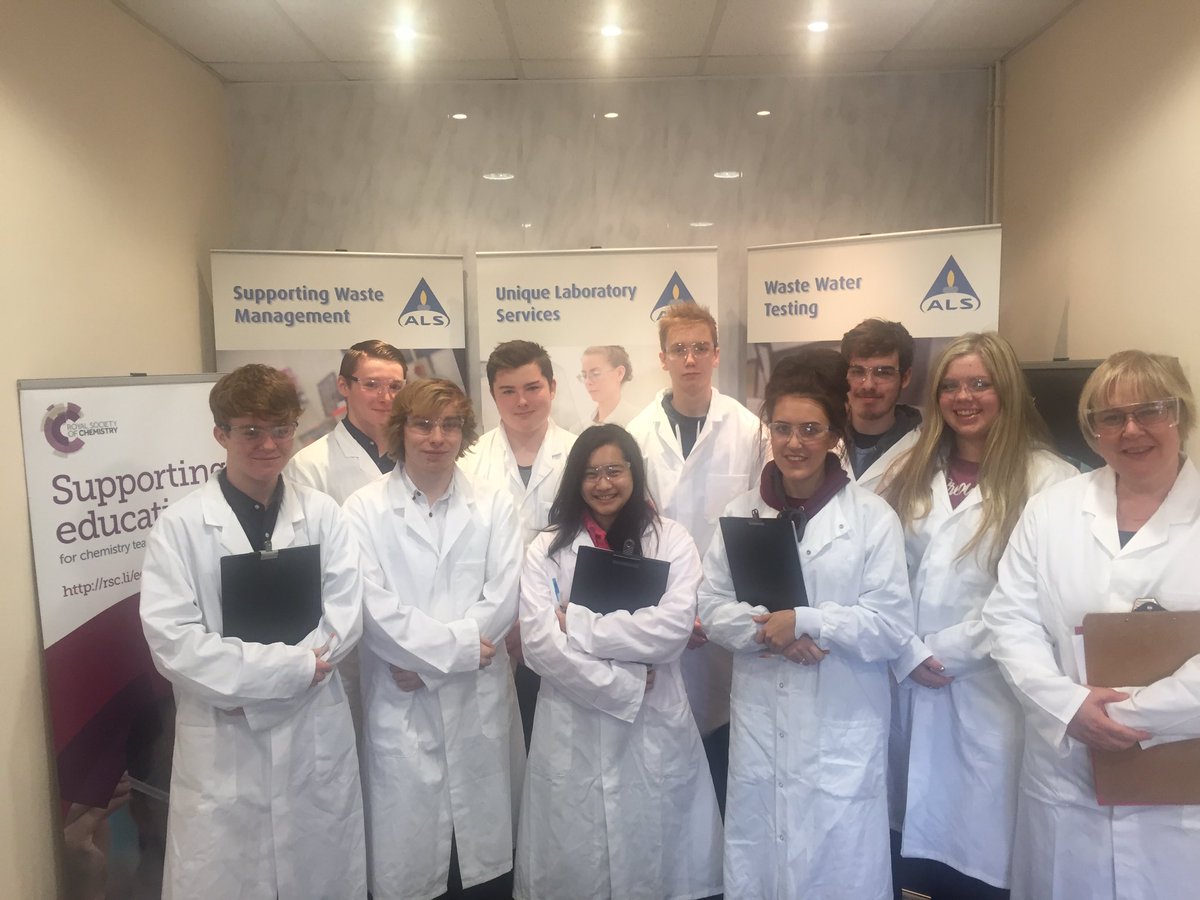 hldobbs's tweet photo. Off on lab tours @WarwickshireCol @SponneSchool @ALSEnviroUK @RoySocChem #ChemistryWeek #chemnet https://t.co/0EdxYJ5Tw8