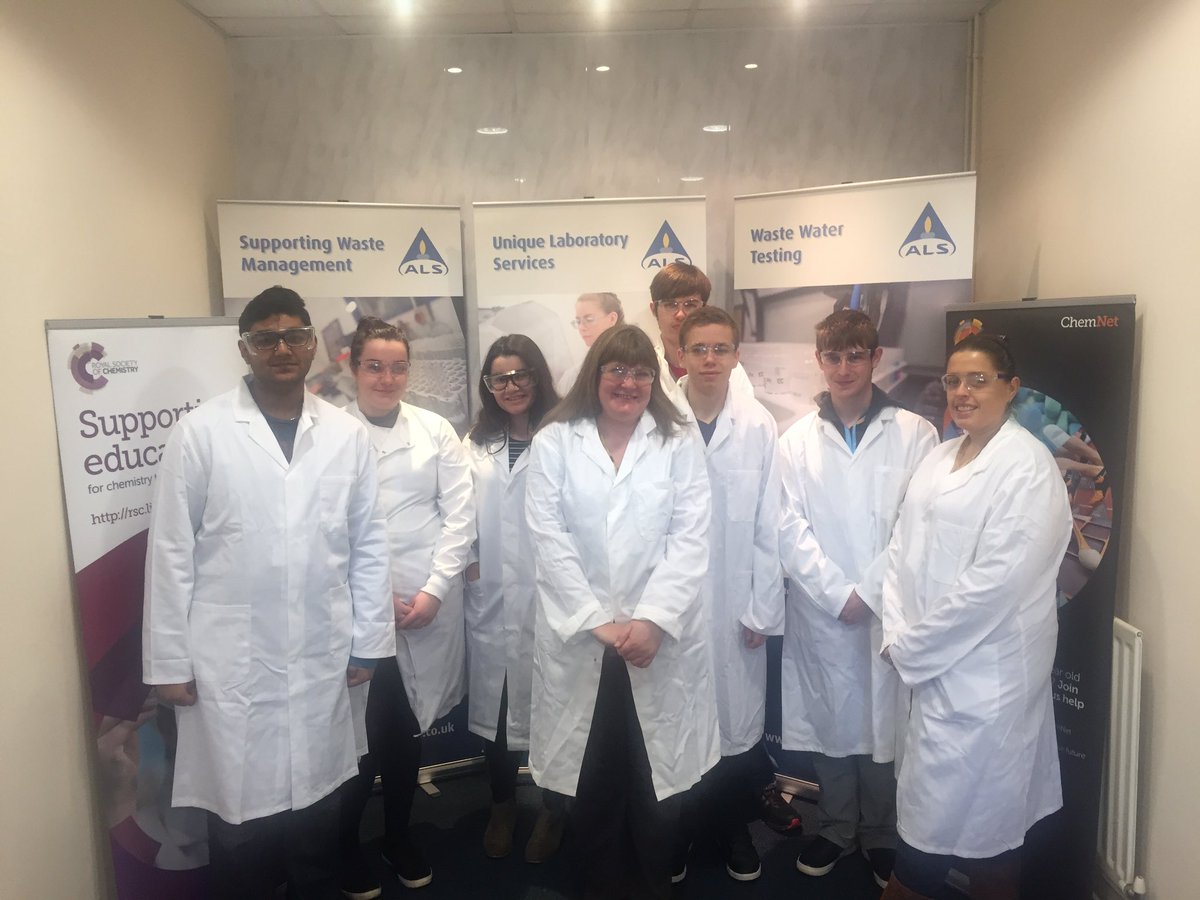 hldobbs's tweet photo. Off on lab tours @WarwickshireCol @SponneSchool @ALSEnviroUK @RoySocChem #ChemistryWeek #chemnet https://t.co/0EdxYJ5Tw8