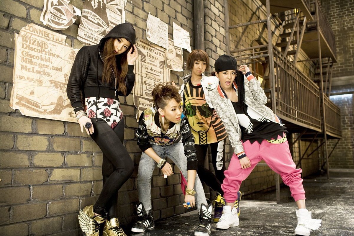 Jins_donut's tweet photo. The story began. The story ended 
#ThankYou2NE1 #4ever2NE1 https://t.co/VCO6qp395Y