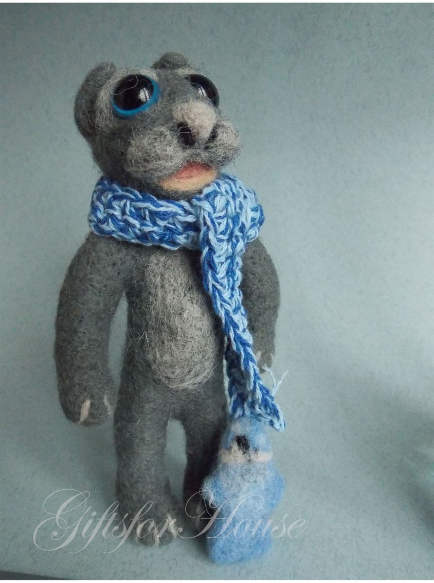 copper_amulet's tweet photo. Gray сat in a scarf https://t.co/vmXexi0uqu #magictime #Felting #Grayсat #FeltToy #softsculpture #tribal #etsy #etsyseller #magicgift https://t.co/GcEeN3lpdZ