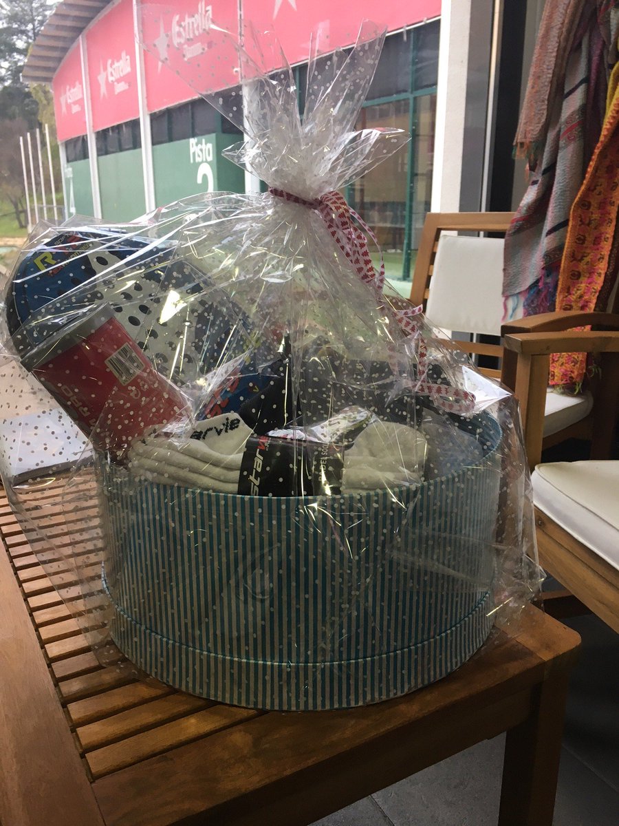PADELSTARVIECM's tweet photo. CESTA NAVIDEÑA Elije tu número y si coincide con las 2 últimas cifras del premio gordo de la Lotería de Navidad la cesta será tuya #starvie https://t.co/gCatBYASWj