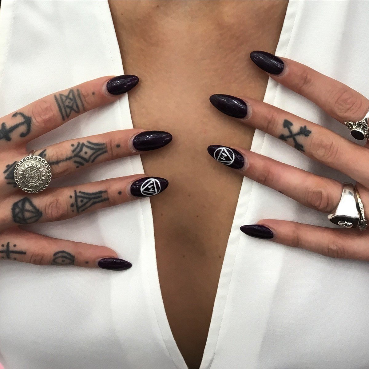 Missguided's tweet photo. Get your nails did with @wahnails at our new store today and bag 30% off. Email bookings@wah-london.com You're welcome. 💅💅💅 https://t.co/U3XbcquPns