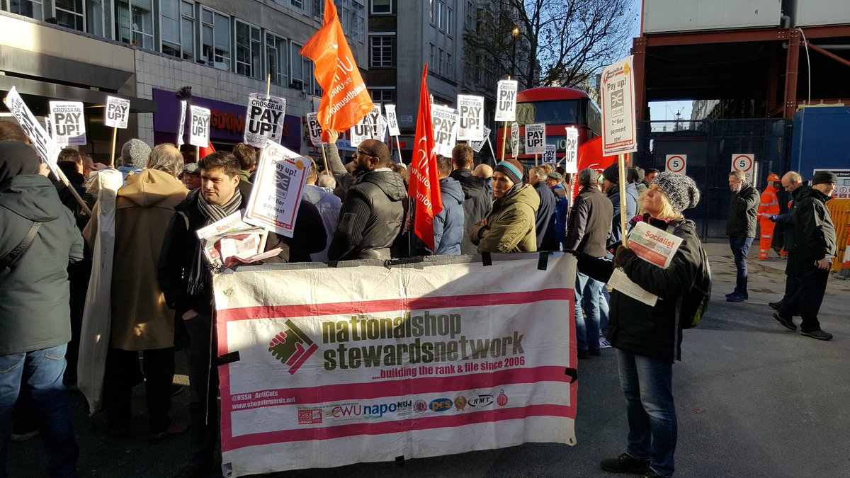 #Crossrail walkout protest stops Oxford St!! #PayUp #NoVictimisation <a href="/unitelondon/">election communication</a> <a href="/RMTLondon/">🆁🅼🆃 London Calling ✊ 𝙟𝙤𝙞𝙣 𝙍𝙈𝙏 ✊</a> <a href="/JIBElectrician/">JIB Electrician #UniteEMEC ⚡🔧</a>