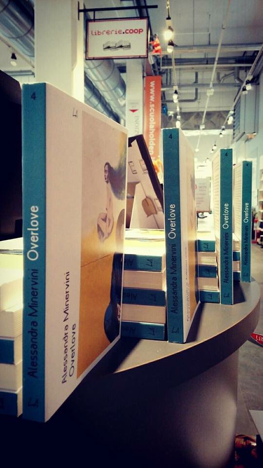 Liberariaed's tweet photo. Parliamo di #Overlove, di segreti di scrittura e di letture @librerieCoop di Bari. Stasera h.19.30 con @Overlove2016
https://t.co/lM2b77kh4Q https://t.co/cO36aotZeJ