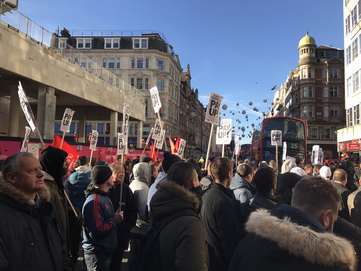 "No money - no peace!" Construction workers in the road at Oxford Street #Crossrail #Solidarity #PayUp!