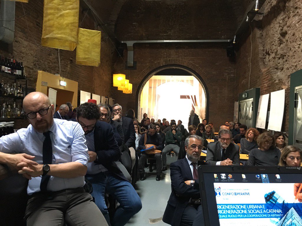 GaeMancini's tweet photo. Al centro zo' con @Federabitazione @Confcooperativ1 per parlare di futuro possibile nelle nostre città https://t.co/4ltNZkUKnd