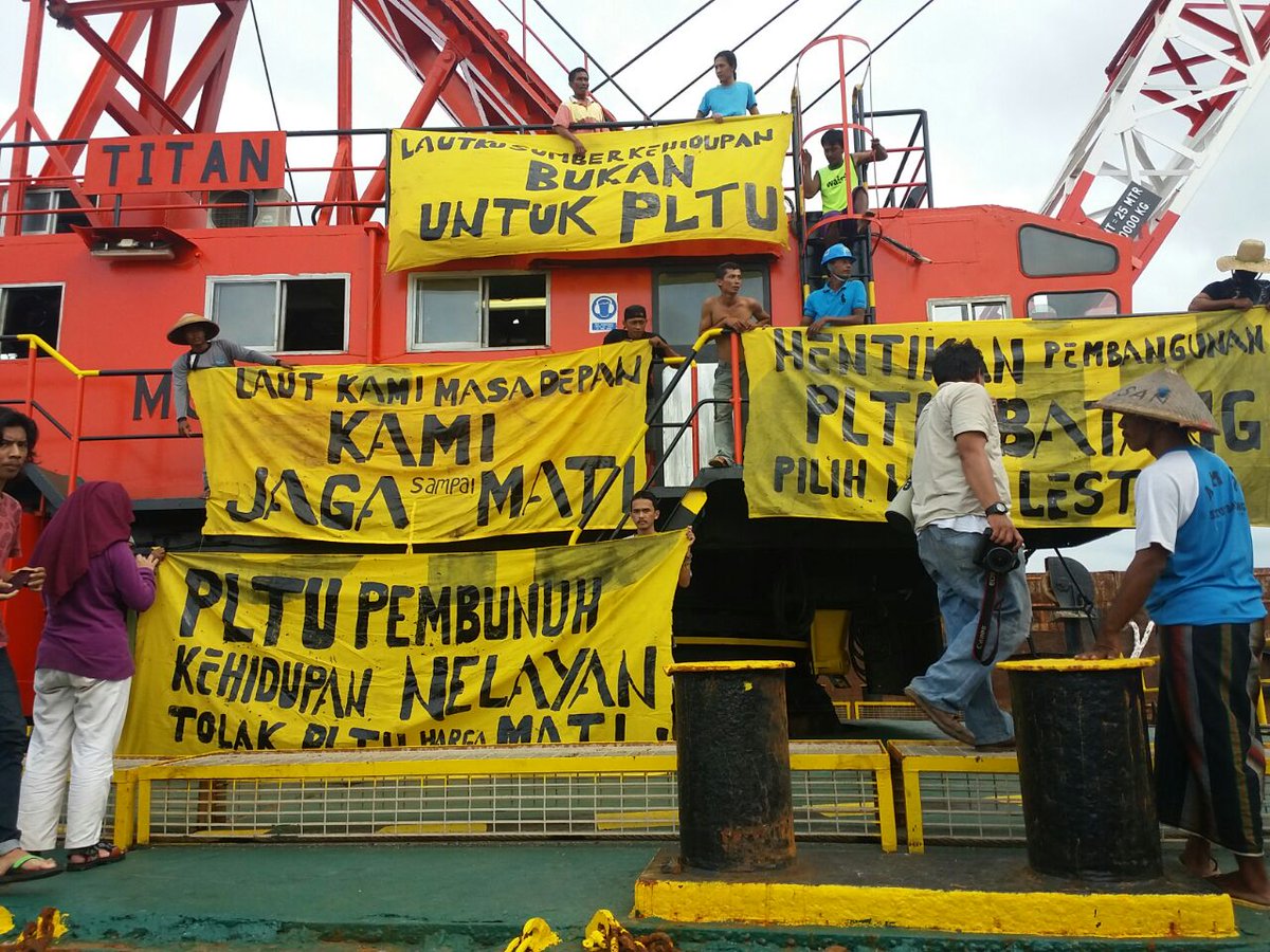 Siang ini warga Batang yang tergabung dalam paguyuban UKPWR kembali melakukan Aksi #TolakPLTUBatang