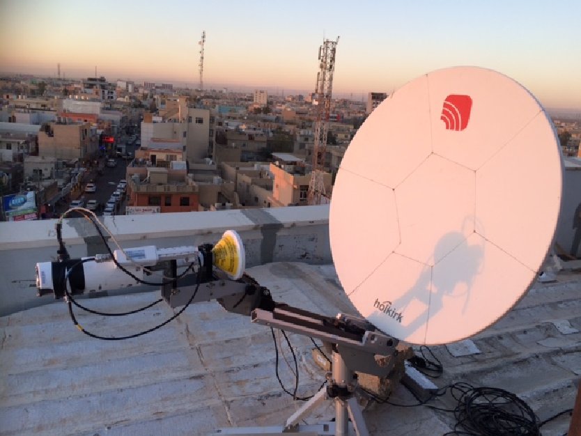 MilexiaGroup's tweet photo. @Holkirk TP100 &amp; Mission Microwave Ku-55 achieving a solid 9Mbps over @bbcnewsgops VSAT system from Erbil for @BBCNews #mosuloffensive https://t.co/uSEHs0UMb1