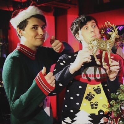 cyphre5's tweet photo. Dan and Phil festive layout!
~rt if using or saving https://t.co/mA1r1MyU6H