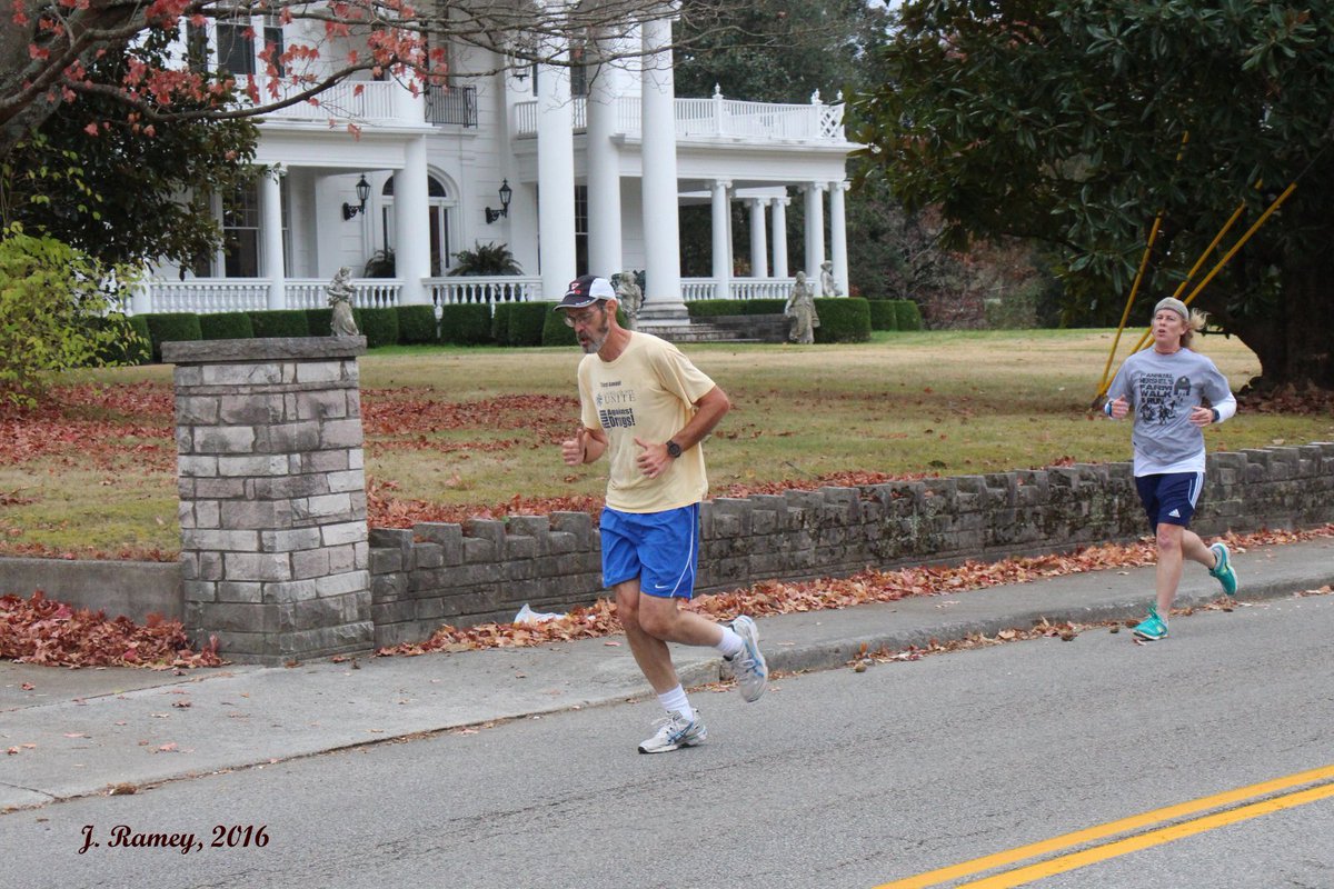jramey6's tweet photo. 221 runners/walkers registered for #WilliamsburgKY ' s #TurkeyTrot .  The money supports Shop with a Cop. https://t.co/hy0myFwfHd