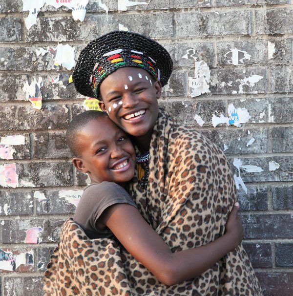 ahrcpress's tweet photo. "When I'm dressed to do this I feel powerful.... I feel like I can do anything." AWA: Zimbabwe's Rap Queen #RIFA2016 https://t.co/YKASxH6lkU https://t.co/1ojQi9TeAe