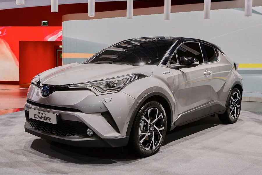 シェーン ファイラン トヨタc Hrをテストドライブ 新型プリウスと同じプラットフォームを使用するが完成度は明らかにc Hrが上 しかもザックスヨーロッパ工場製のサス を使用 韓国ザックスはあまり褒められないがこれはまさにドイツ車 足がめちゃいい