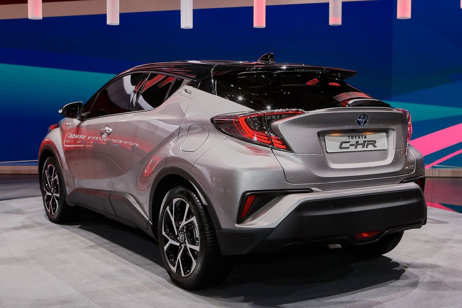 シェーン ファイラン トヨタc Hrをテストドライブ 新型プリウスと同じプラットフォームを使用するが完成度は明らかにc Hrが上 しかもザックスヨーロッパ工場製のサス を使用 韓国ザックスはあまり褒められないがこれはまさにドイツ車 足がめちゃいい