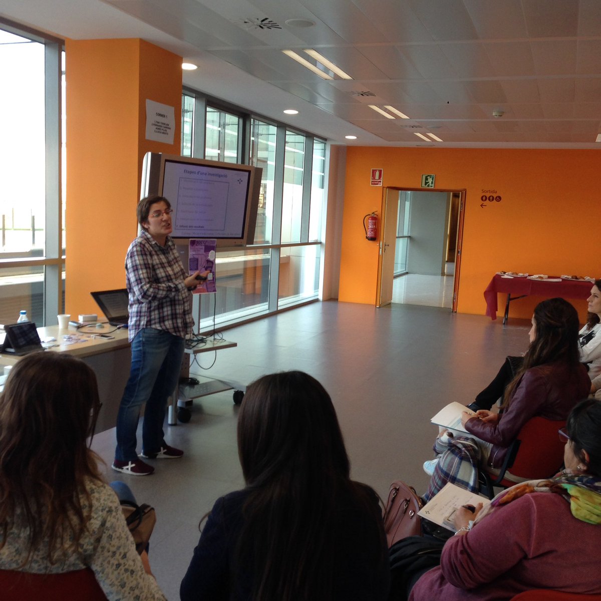 Aprenent a fer projectes de recerca! #recercainferSM <a href="/COIBarcelona/">Col·legi d'Infermeres i Infermers de BCN (COIB)</a> <a href="/ORIOLRiatos/">ORIOL riatos</a>
