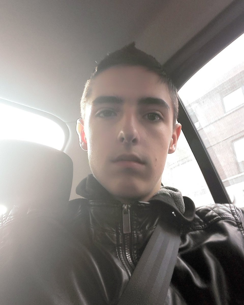 loic_bourloo's tweet photo. 🚗. En voiture 🚗 https://t.co/JkvGNyKy3q