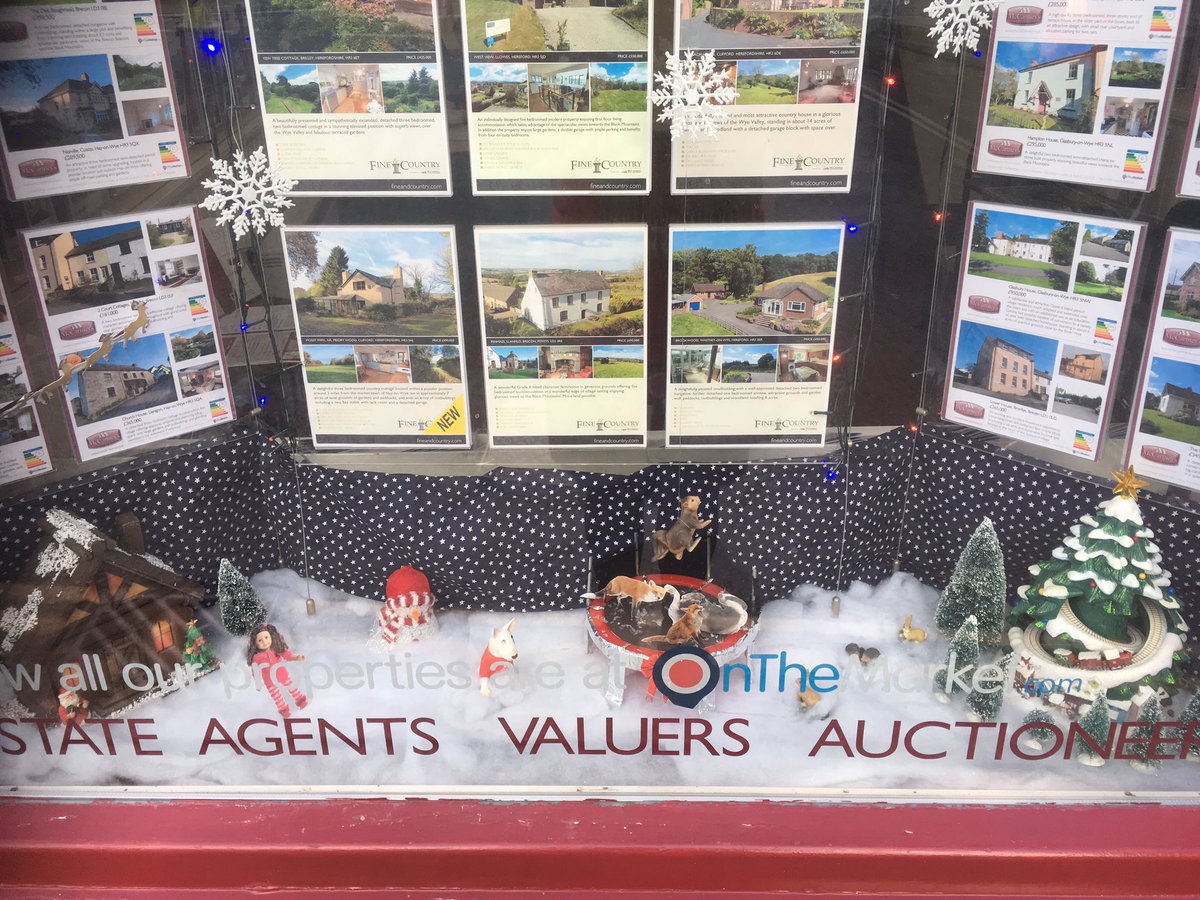 HayMarketsLtd's tweet photo. #hayonwye @McCartneysLLP mini recreation of the #JohnLewisAdvert for their #ChristmasShopWindow is better than the original! #christmasjoy https://t.co/0fR3fUnnk0