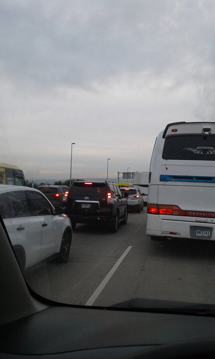 MiLy_Lizzy's tweet photo. @TraficoCPanama @traficopanama Corredor Sur con dirección a Tocumen - trafico totalmente parado https://t.co/9aS7m0ZhS2