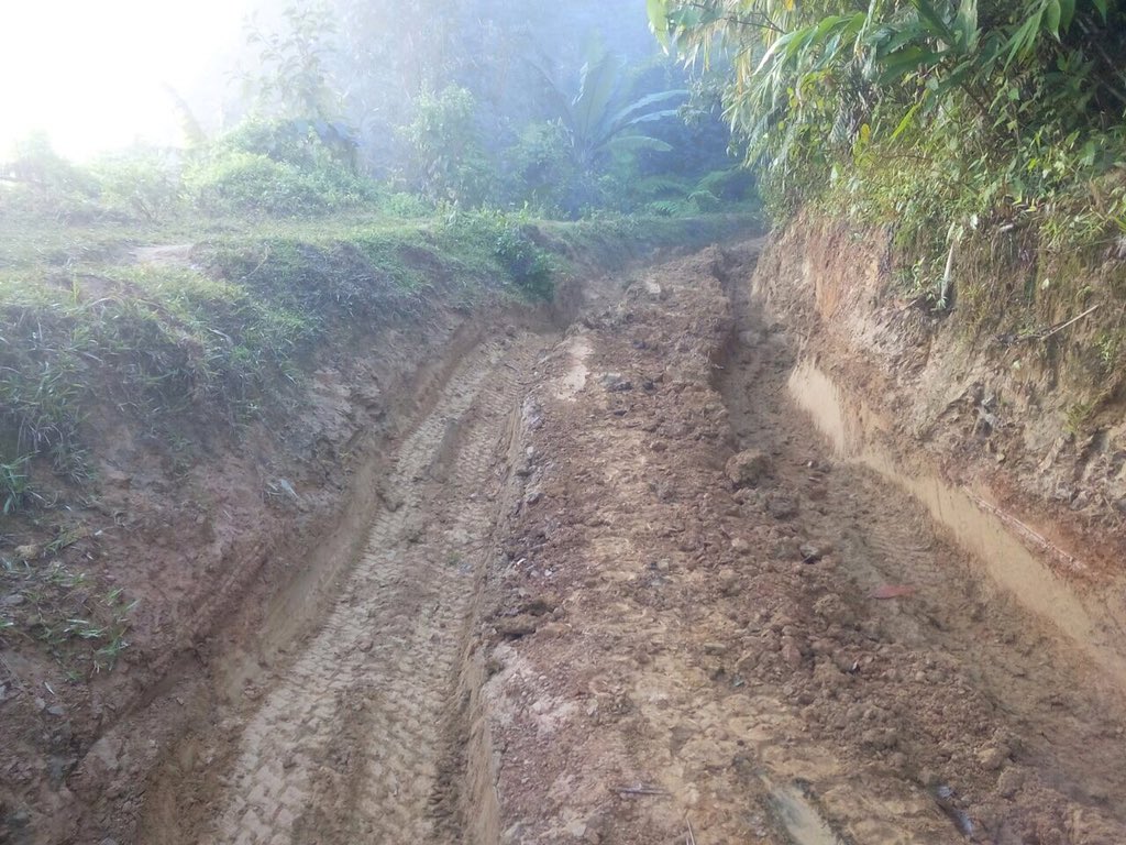 Team_Mangcha's tweet image. If ROADS = PROGRESS, then this sure is REGRESS!!! @57HenglepAC #4terms&amp;amp;aCONgressMAN #Manipur @BJPManipur @AmitShah @himantabiswa @nheptulla