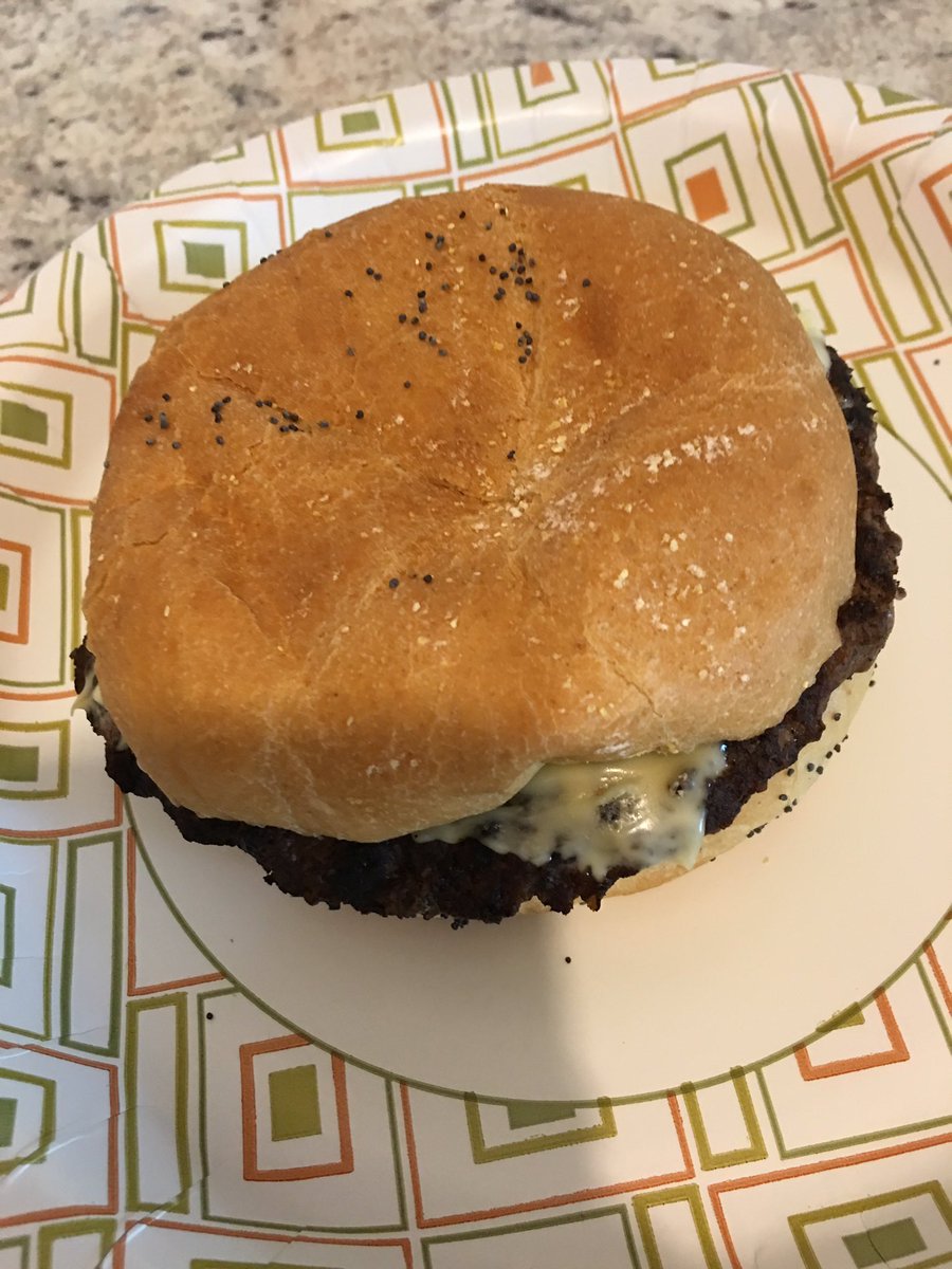 jodiodo8's tweet photo. #BurgerRoute.com https://t.co/WWqBmKagsS #BurgerRouteContest @Hellmanns https://t.co/c0Cy2ydCfZ