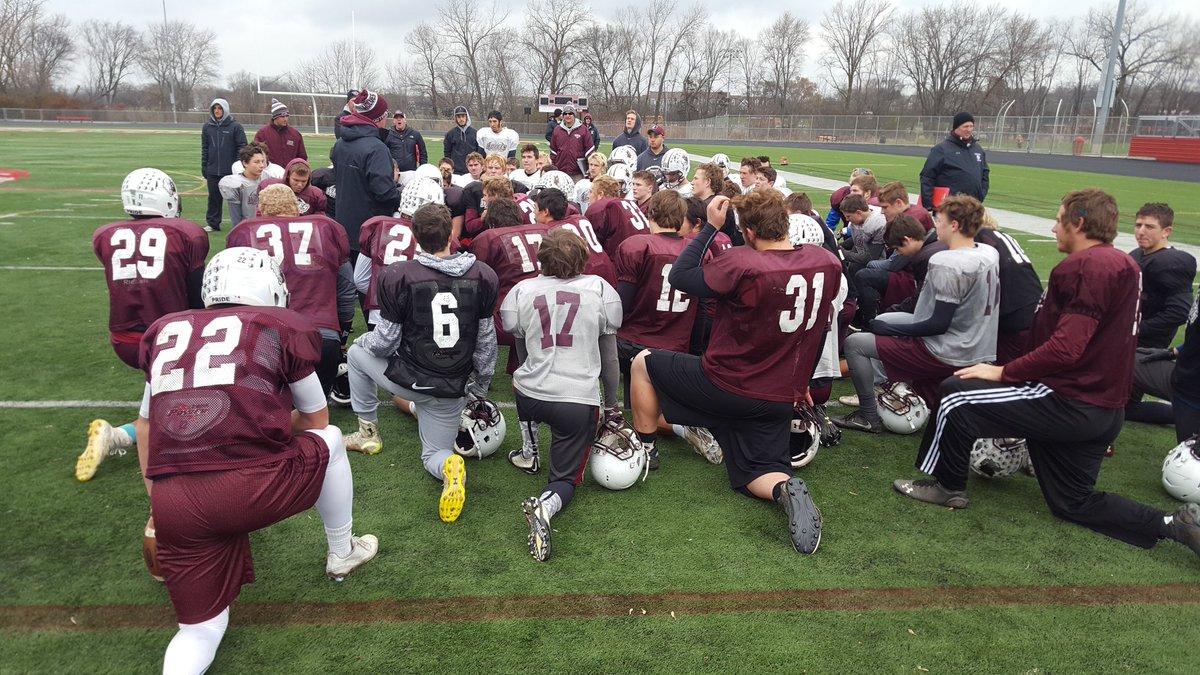 PrairieRidgeFB's tweet photo. Last practice of the year. #stateweek #CTMSIMC https://t.co/AXOfwoG1px