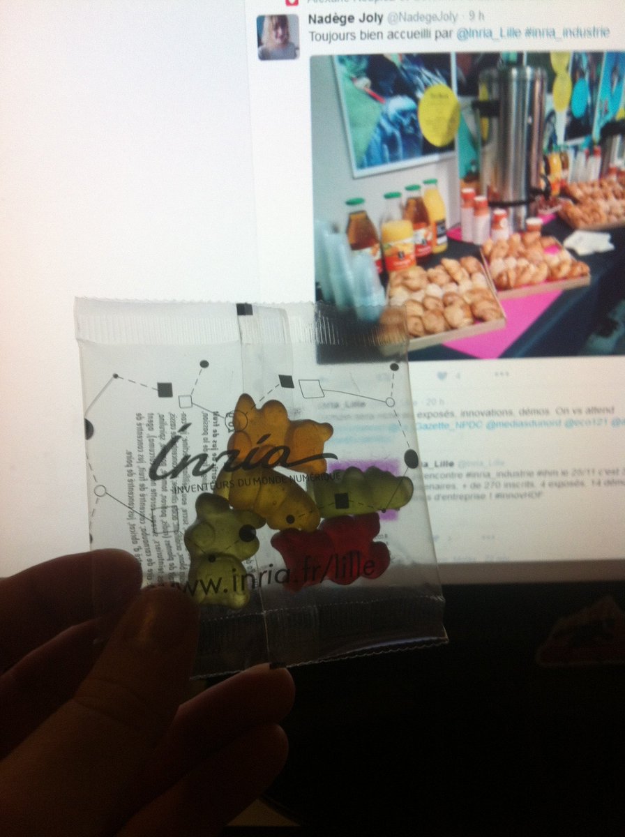 AymericPrie's tweet photo. Lorsque tu rentres chez toi et que ta merveilleuse @NadegeJoly te ramène des bonbons de @Inria_Lille https://t.co/dkxX4kW4NZ