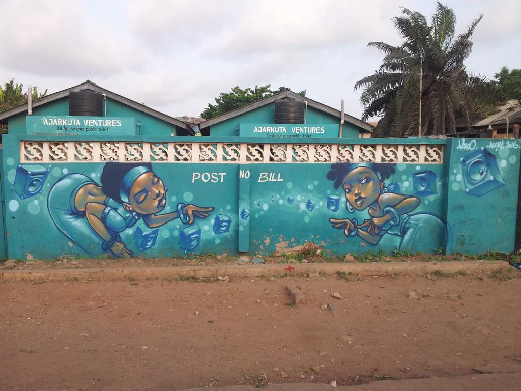 yoyotinz's tweet photo. Look at what we did to this public toilet inside Labadi! Cc @YannLazoo @mohawudu @mohawudu and DeffArt. #AccraHHweek https://t.co/CE7Ozrwnxv