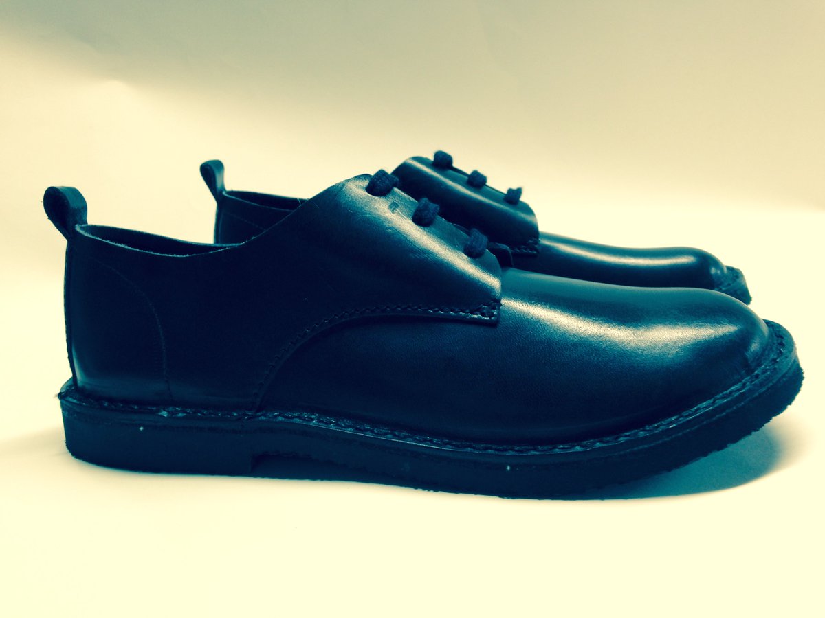 French__Theo's tweet photo. @French__Theo les chaussures vagabondes #beatgeneration #madeinFrance #handmade #cooldesign #slowfashion  https://t.co/I1qRSBYVBh https://t.co/zOG1MCHEEl