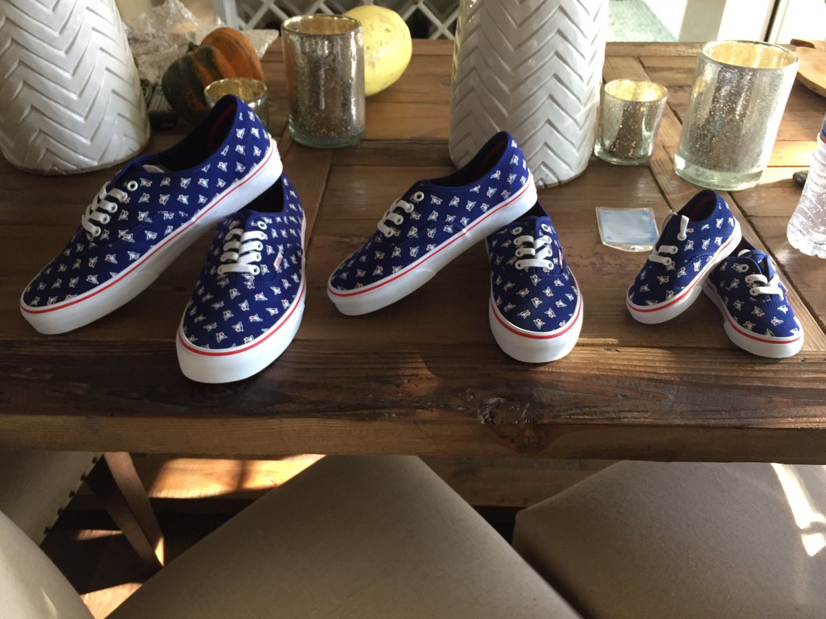 Sheevs's tweet photo. Jays on my feet, Jays on my feet, now get like me. @KPILLAR4 https://t.co/Li3aeUJ5am