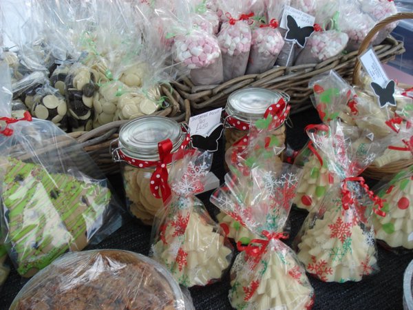 #RipleyMichaelmasMarket.  Beautiful gifts, festive entertainment and town centre shops to enjoy on Sunday  visitambervalley.com/events/christm…