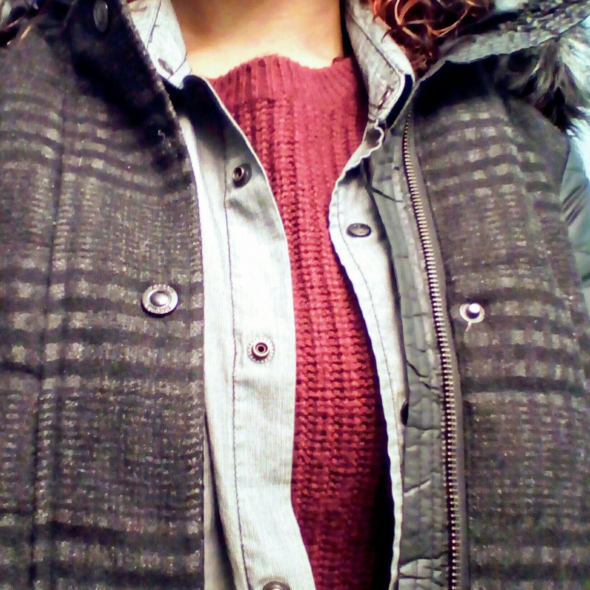 UnTrend_'s tweet photo. Weekly Tips: I love layering, it's a great way to warm up an outfit or add a little pizazz. #fashionblog #fashion #outfit #layering #style https://t.co/EA3TnmHoje