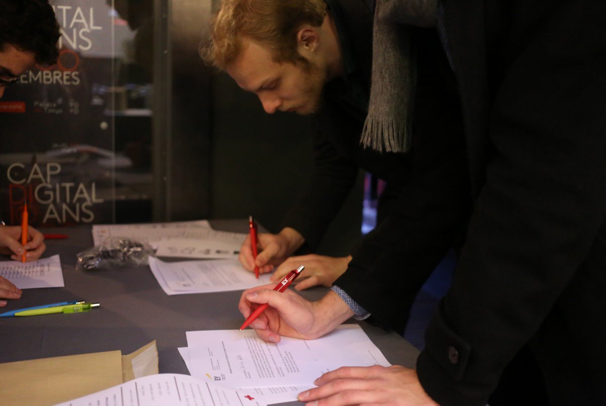 EYRecrute's tweet photo. #HackGenius16 Après l'accueil des étudiants de l’#ENSAE par l'équipe EY FSO Digital &amp; #Analytics chez @Cap_Digital, l'heure des speeches ! https://t.co/j4AHPljaKS