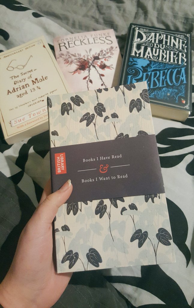 kerrreyxox's tweet image. Today&apos;s only black friday purchase&apos;s 😄📖 #BookPlanner #NewBooks