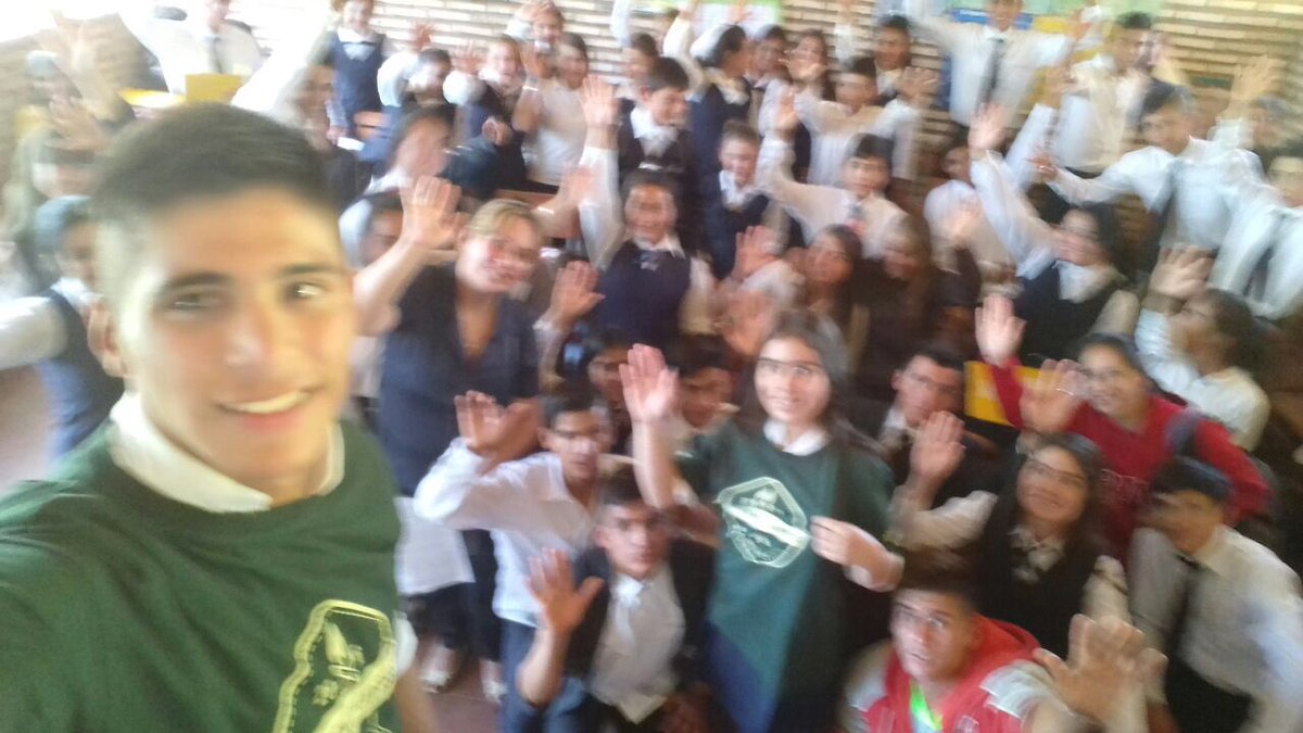 tupartidopy's tweet photo. Chicos y chicas de Caazapa se #pusieronlacamiseta y empezaron a recolectar cuadernos viejos para @ultimahojapy #elpartidodetuvida https://t.co/37AKLWmx51
