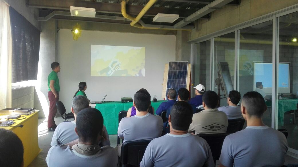 InnpulsaCol's tweet photo. Estuvimos en la muestra de productos de #Inelco. Una de nuestras empresas #MegaE. https://t.co/VGsHSyv9FR
