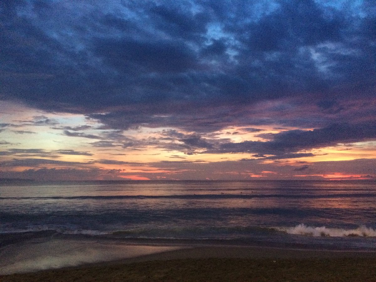 LetsExploreMag's tweet photo. Bali is saying goodbye with a gorgeous display. Back to reality soon. But new ideas are definitely brewing!! #LEM02 #LetsExploreJournal https://t.co/Lxex4LNpNl