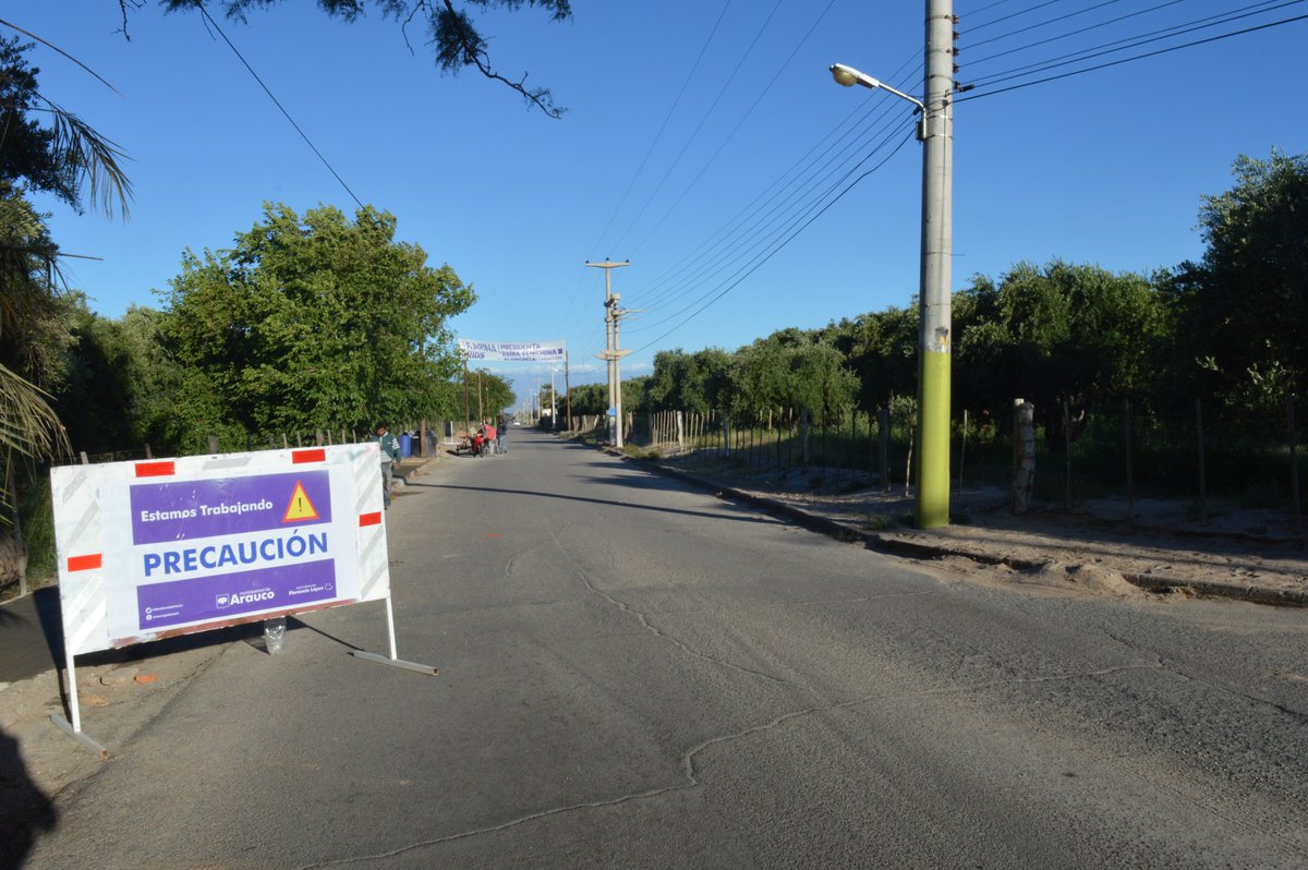 Florelop's tweet photo. Comenzamos con la construcción de Veredas en Aimogasta, en este caso calle Casimiro Godoy, camino hacia el hospital. https://t.co/nvnJA3D7Nq