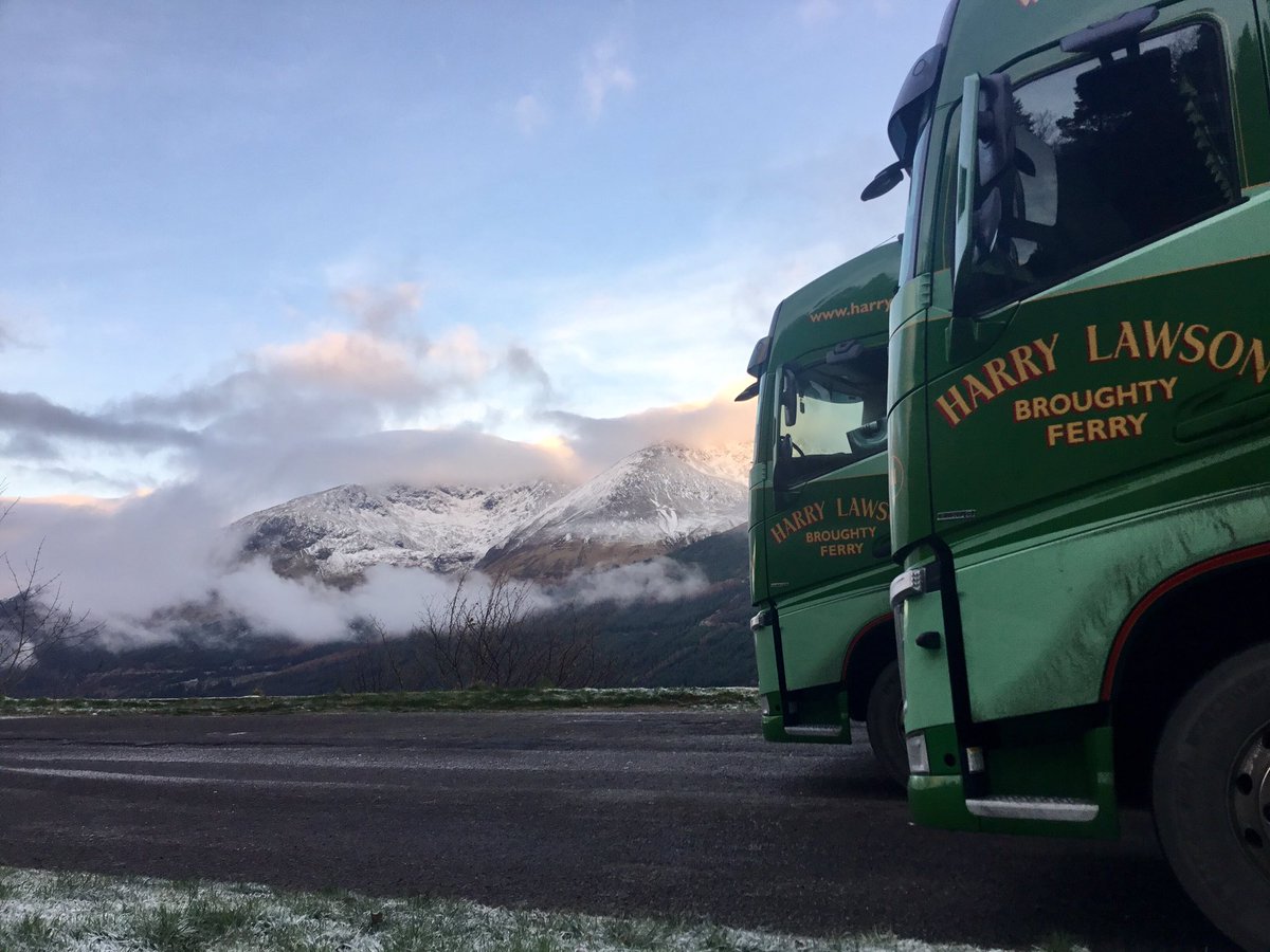 Bryan_Douglas_'s tweet photo. Three beauties!!!  @VolvoTrucksUK @harrylawsonltd #harrysontour https://t.co/SyjNaRCL6Y