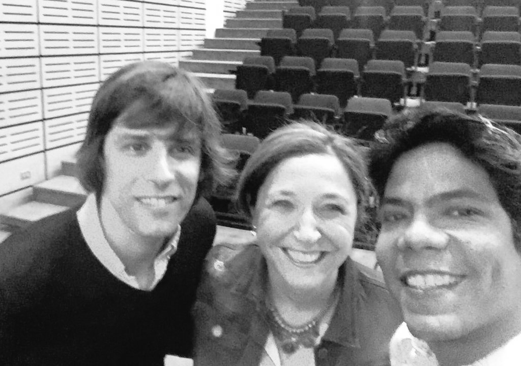 ElviraChadwick's tweet photo. Como dice @elmaje lo q no se comparte no existe...  La selfie de rigor c/ los speakers en @AchapAG. Hoy hablo x @AIMChile https://t.co/Y3DjlVgrtQ