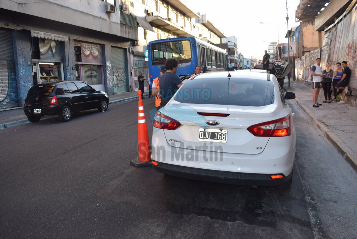 TransitoSMartin's tweet photo. Operativo de control vehicular, Mitre y Ayacucho. 23/11/2016 https://t.co/HHuMlJUcWi