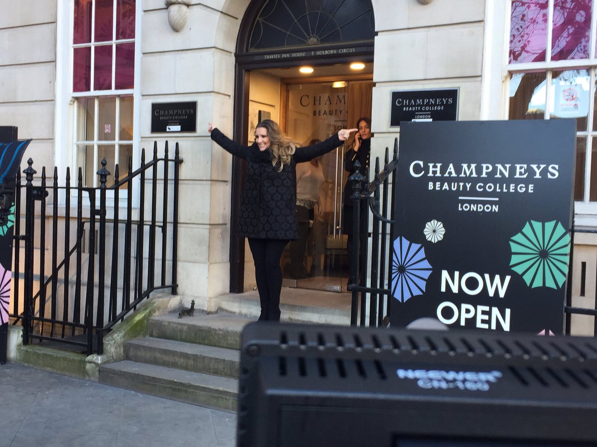 theroofworks's tweet photo. Filming @SamBaileyREAL singing soon... come down to Campneys at holborn circus ! https://t.co/Htdud9NiN7