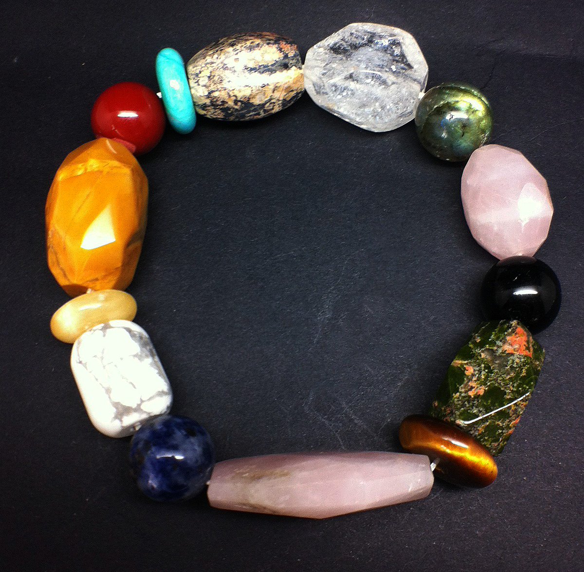 PierreMineral's tweet photo. Bracelet Energy : Jaspe, labradorite, howlite, oeil de tigre, quartz rose, cristal de roche, unakite, sodalite, onyx
https://t.co/qEvT9R663c https://t.co/DmVq9QZfZn