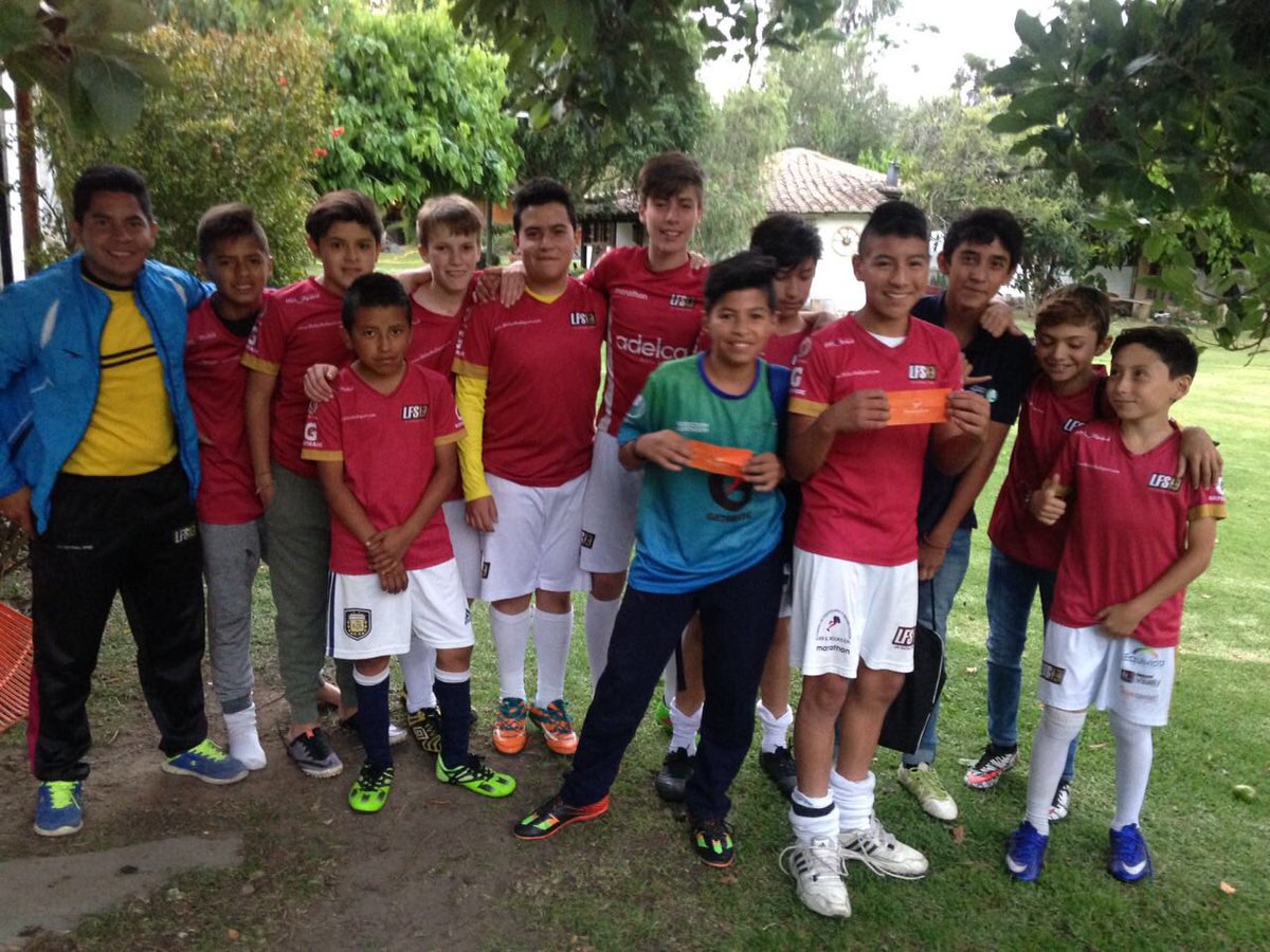 LifeFSport's tweet photo. Gracias @RuizenorCafe los ganadores de las órdenes de compra, por su entrega y disciplina, en la parte deportiva, personal y académica #lfs https://t.co/4Ukf2dFtkh