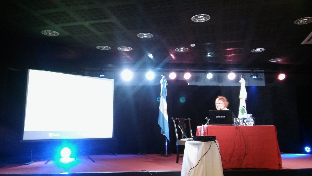 agro_TIC's tweet photo. Arrancó #Agrotic en Terrazas. @aliciabanuelos presenta la política digital para áreas rurales en #SanLuis https://t.co/XvT3zu4zoN